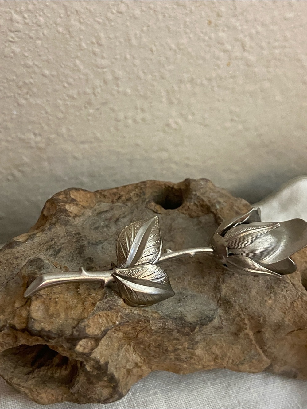 Vintage 70s Silver Tone Rose Broach